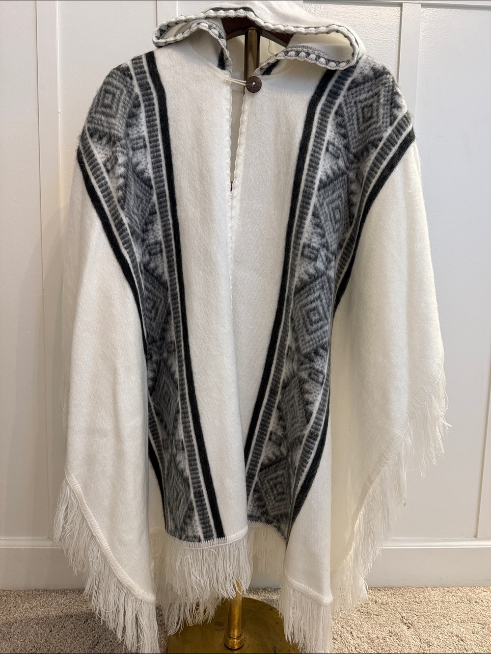 NWOT TEJIDOS ANDES MAKI ALPACA WOOL HOODED PONCHO